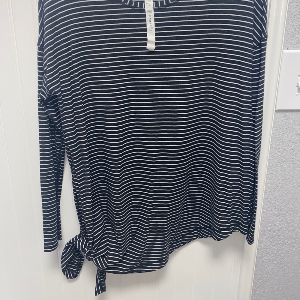 Lululemon side tie shirt